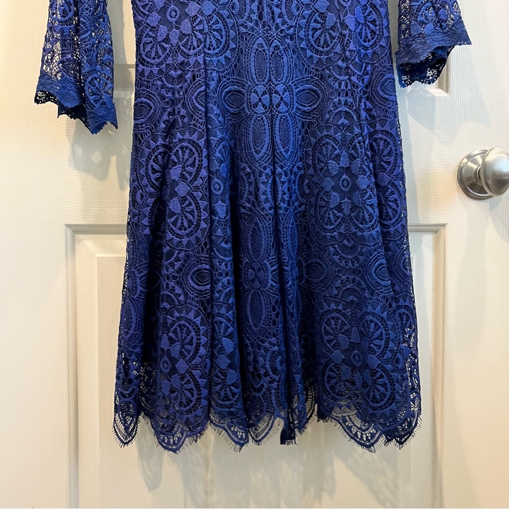 Lace cocktail dress - Picture 3 of 5